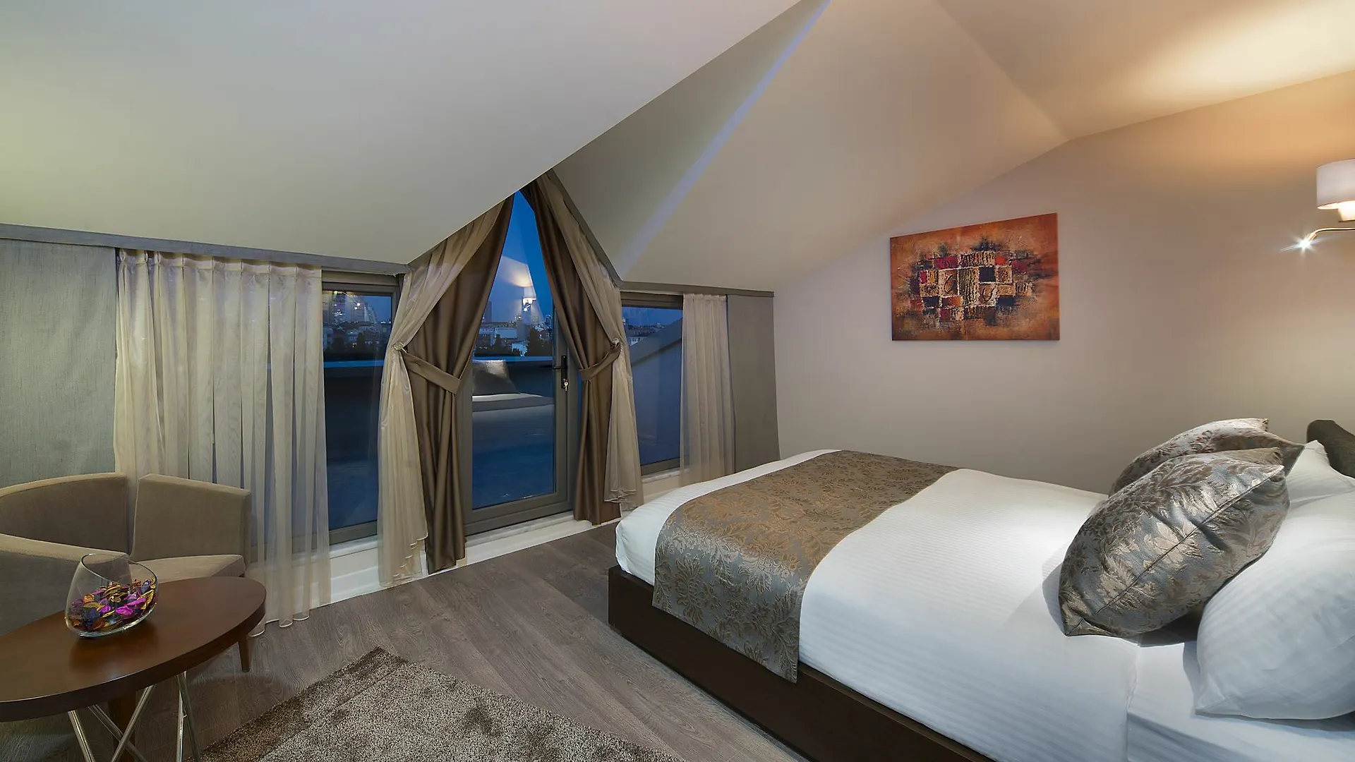 The Clock Suites Istambul Hotel